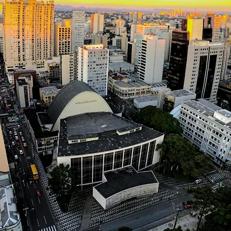 Apto central, com vista deslumbrante!-3